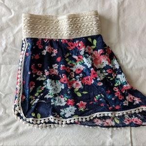 Boho Flowy Shorts, Size Medium - Wide Waistband